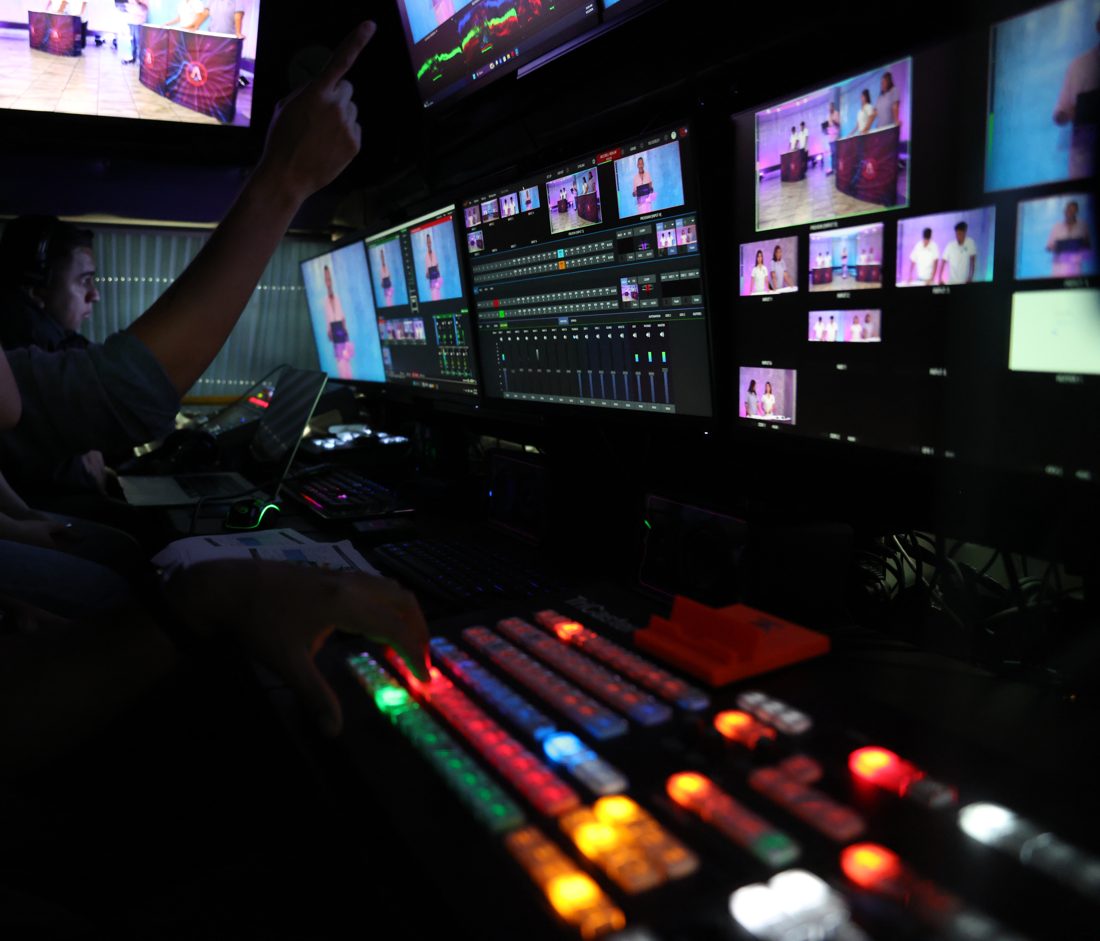 Realización en vivo desde el switcher de la unidad móvil